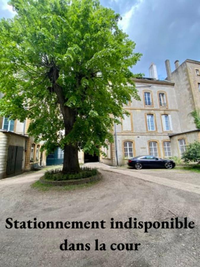 La Cour Doree Metz Buitenkant foto